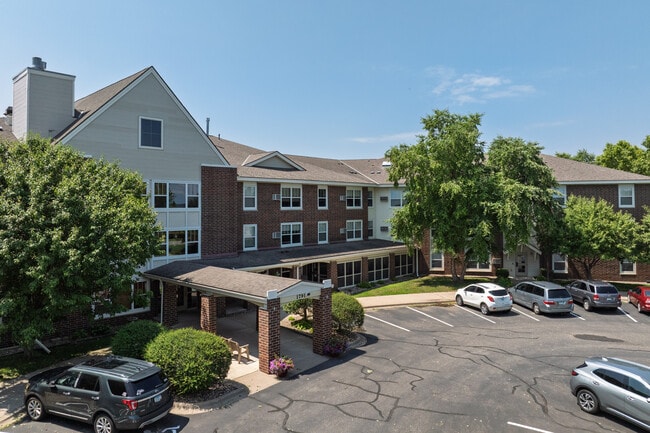 Rivertown Court in Hastings, MN - Foto de edificio - Building Photo
