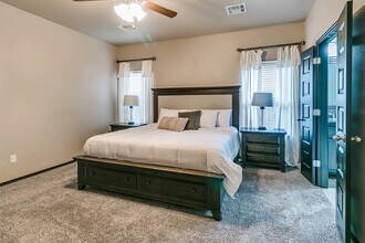 19117 Meadows Crossing Dr in Edmond, OK - Building Photo - Building Photo