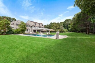 24 Jericho Cl Ln in East Hampton, NY - Building Photo - Building Photo