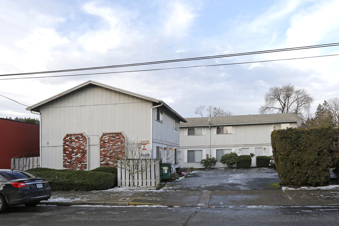 79th Avenue Apartments in Portland, OR - Building Photo