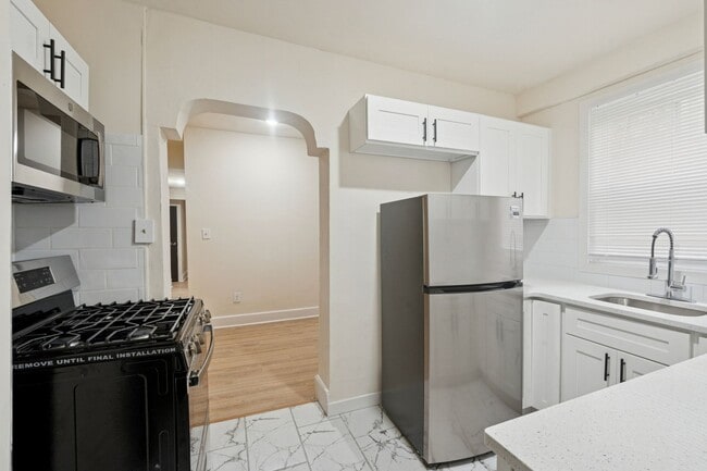 property at 5532 N Lawrence St