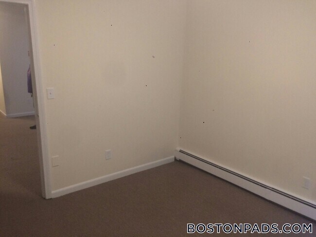 78 S Huntington Ave, Unit 2 in Boston, MA - Foto de edificio - Building Photo