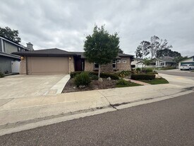 10805 Cloverfield Point in San Diego, CA - Building Photo