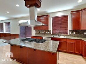 22727 9th Ave SE in Bothell, WA - Building Photo - Building Photo