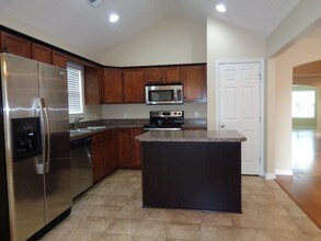 1075 Savannah Ave in Gallatin, TN - Building Photo - Building Photo