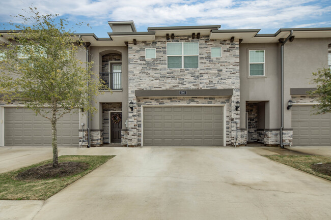 The Revelry in College Station, TX - Foto de edificio - Building Photo