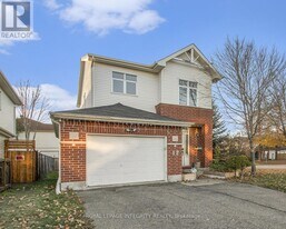 12 Cottingham St in Ottawa, ON - Building Photo