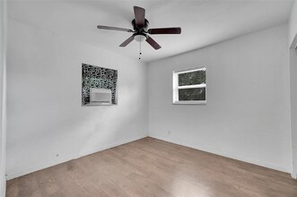 2403 SW 8th St in Fort Lauderdale, FL - Building Photo - Building Photo