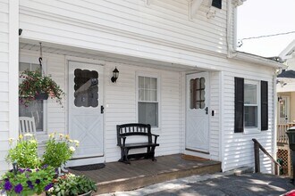 54 W Main St in Marlborough, MA - Foto de edificio - Building Photo