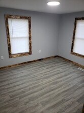 615 N Oak St in Hoisington, KS - Building Photo - Building Photo