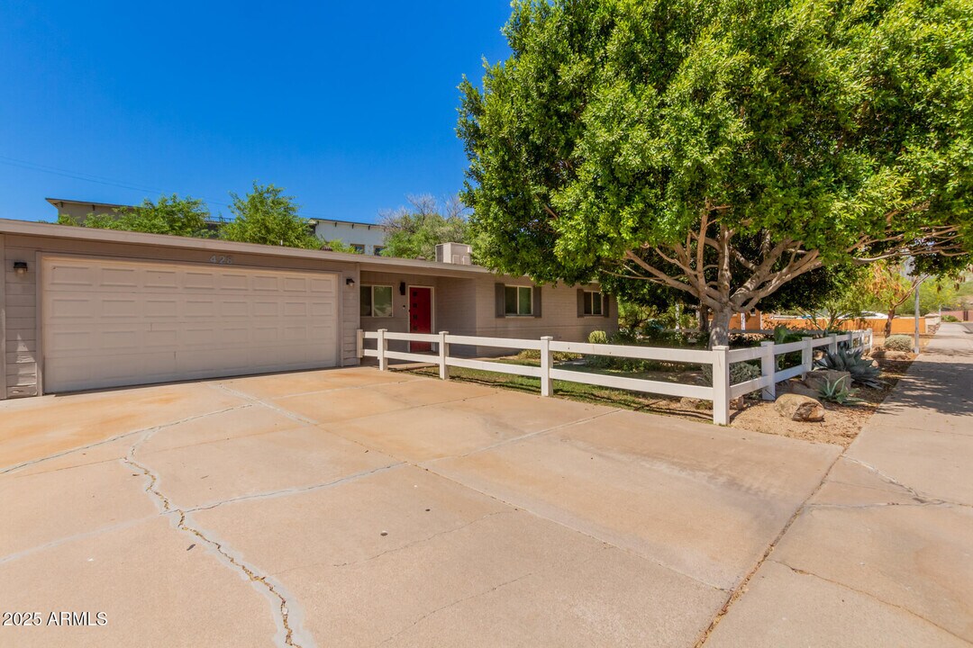 428 W Mulberry Dr in Phoenix, AZ - Building Photo