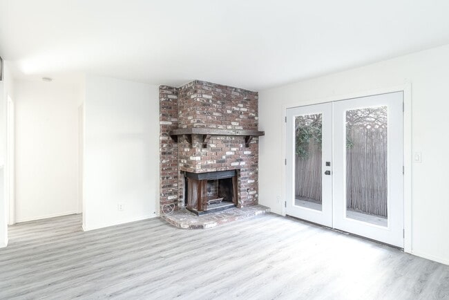 109 Ojai Ave in Oxnard, CA - Building Photo - Building Photo