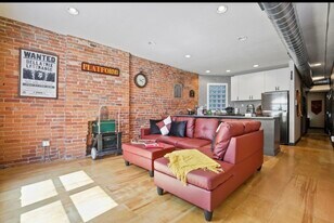 974 N High St in Columbus, OH - Building Photo