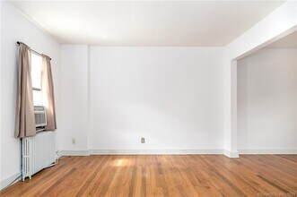 16 4th St in Danbury, CT - Building Photo - Building Photo