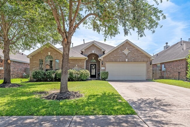 property at 119 Emerald Loch Ln