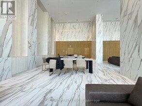 448 Burnhamthorpe Rd W in Mississauga, ON - Building Photo - Building Photo