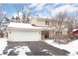 8324 29th Ave N in Minneapolis, MN - Building Photo