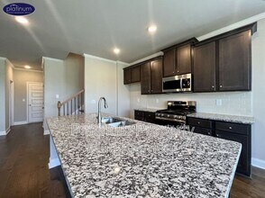 2360 Manor Pointe Dr in Cumming, GA - Building Photo - Building Photo
