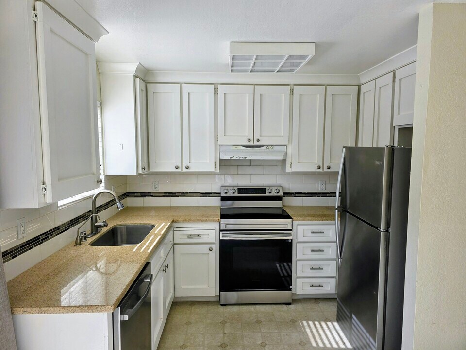 656 Concord Place in Pleasanton, CA - Building Photo
