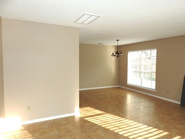 3015 Cotter Lake Cir