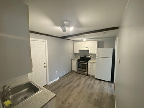 156 6th St, Unit 3 in Lowell, MA - Foto de edificio - Building Photo