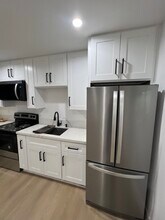 24332 Chestnut St Newhall, CA 91321 in Santa Clarita, CA - Foto de edificio - Building Photo