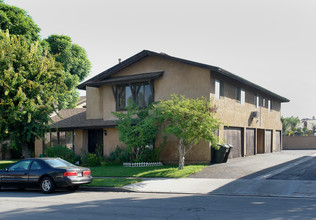 1230 S Sunburst Way in Anaheim, CA - Building Photo - Building Photo