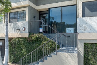 West Temple Apartments in Los Angeles, CA - Foto de edificio - Building Photo