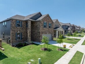 McKinney Crossing in Austin, TX - Building Photo - Building Photo