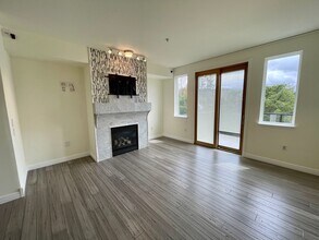 21287 SE 42nd Ln in Issaquah, WA - Building Photo - Building Photo