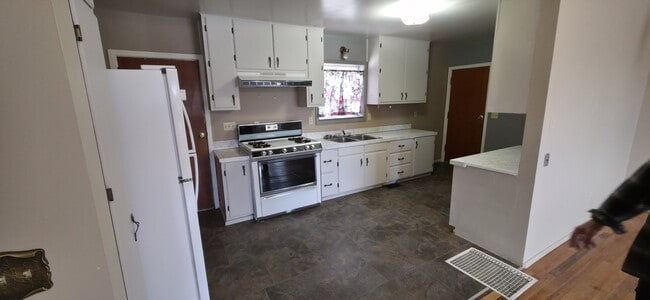 30360 US Hwy 24 N in Buena Vista, CO - Building Photo - Building Photo