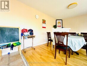 23 Wiltshire Dr in Markham, ON - Building Photo - Building Photo