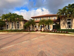 22301 SW 88th Pl in Cutler Bay, FL - Building Photo - Building Photo