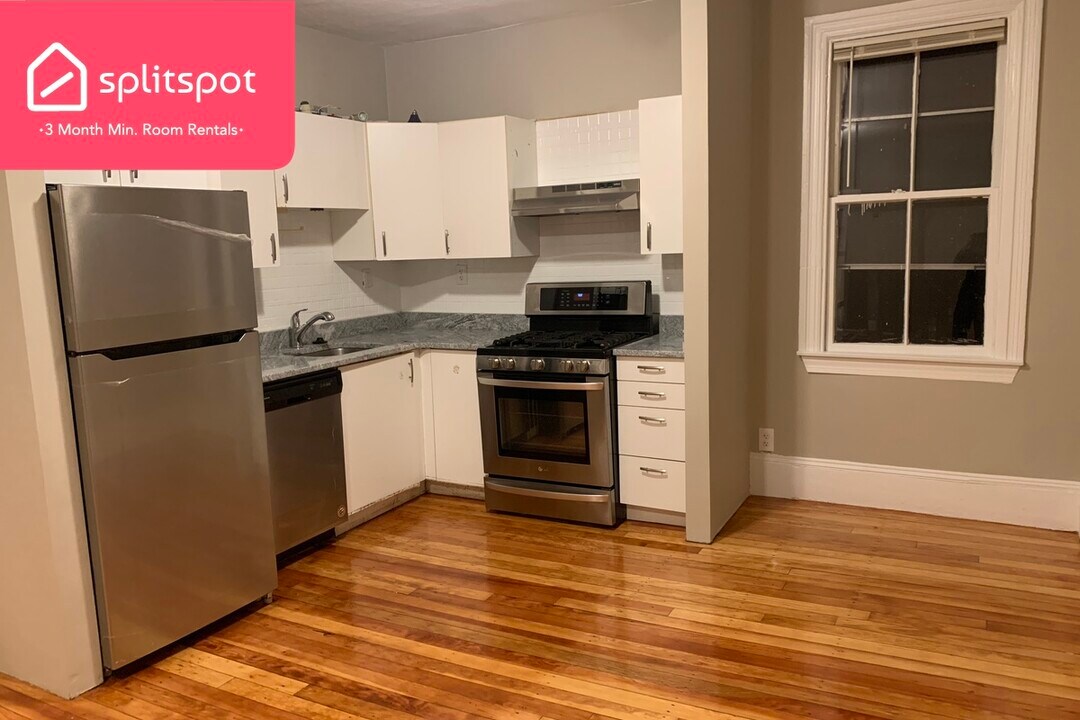 96 Sheridan St-Unit -Unit 3 in Boston, MA - Building Photo