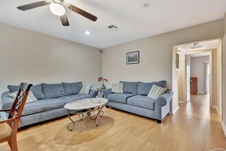 162 Coventry G in West Palm Beach, FL - Foto de edificio - Building Photo