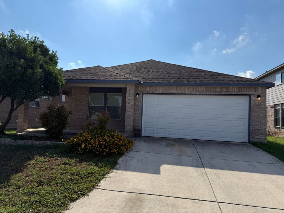 25706 Gold Yarrow in San Antonio, TX - Building Photo