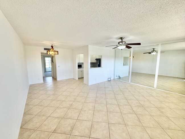 72 Mansfield B in Boca Raton, FL - Building Photo - Building Photo