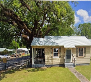 1301 Maude Ave in Abbeville, LA - Building Photo