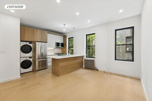659 Rogers Ave in Brooklyn, NY - Building Photo