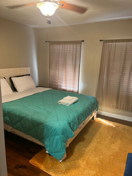 6613 Grace Ln in Jacksonville, FL - Foto de edificio