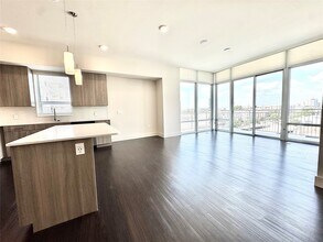 3120 Smith St in Houston, TX - Foto de edificio - Building Photo