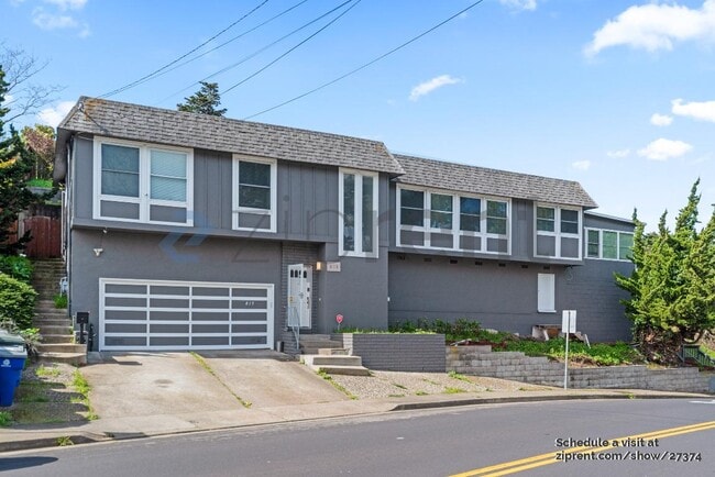 property at 815 Camaritas Ave