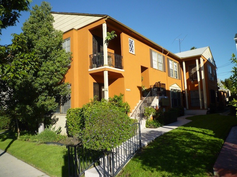 5721 San Vicente Blvd, Unit 5721 in Los Angeles, CA - Building Photo