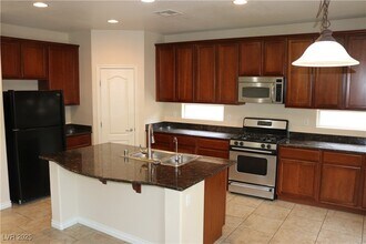 2404 Alma Lidia Ave in North Las Vegas, NV - Building Photo - Building Photo