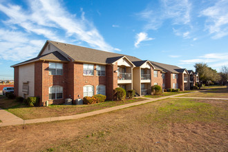 Canterbury Crossing in Abilene, TX - Building Photo - Building Photo