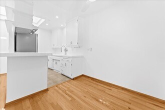 1739 Washington Way in Los Angeles, CA - Building Photo - Building Photo