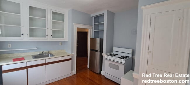 4 Hancock St in Malden, MA - Building Photo - Building Photo