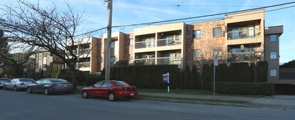 CYPRESS PARK in Vancouver, BC - Building Photo - Building Photo