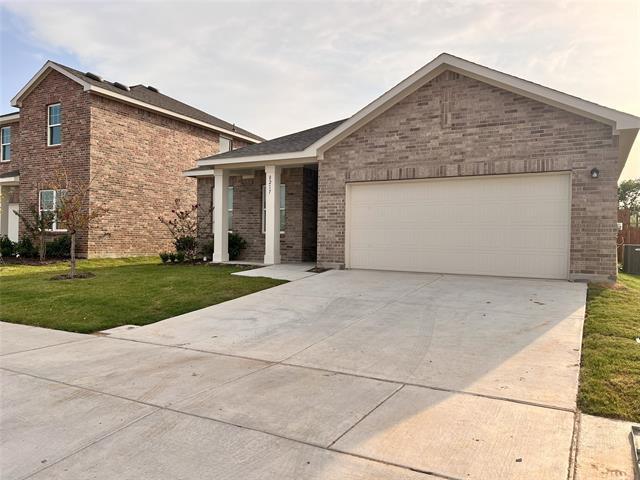 8217 Bufflehead Dr in Fort Worth, TX - Building Photo