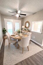 201 Harvard in College Station, TX - Foto de edificio - Building Photo